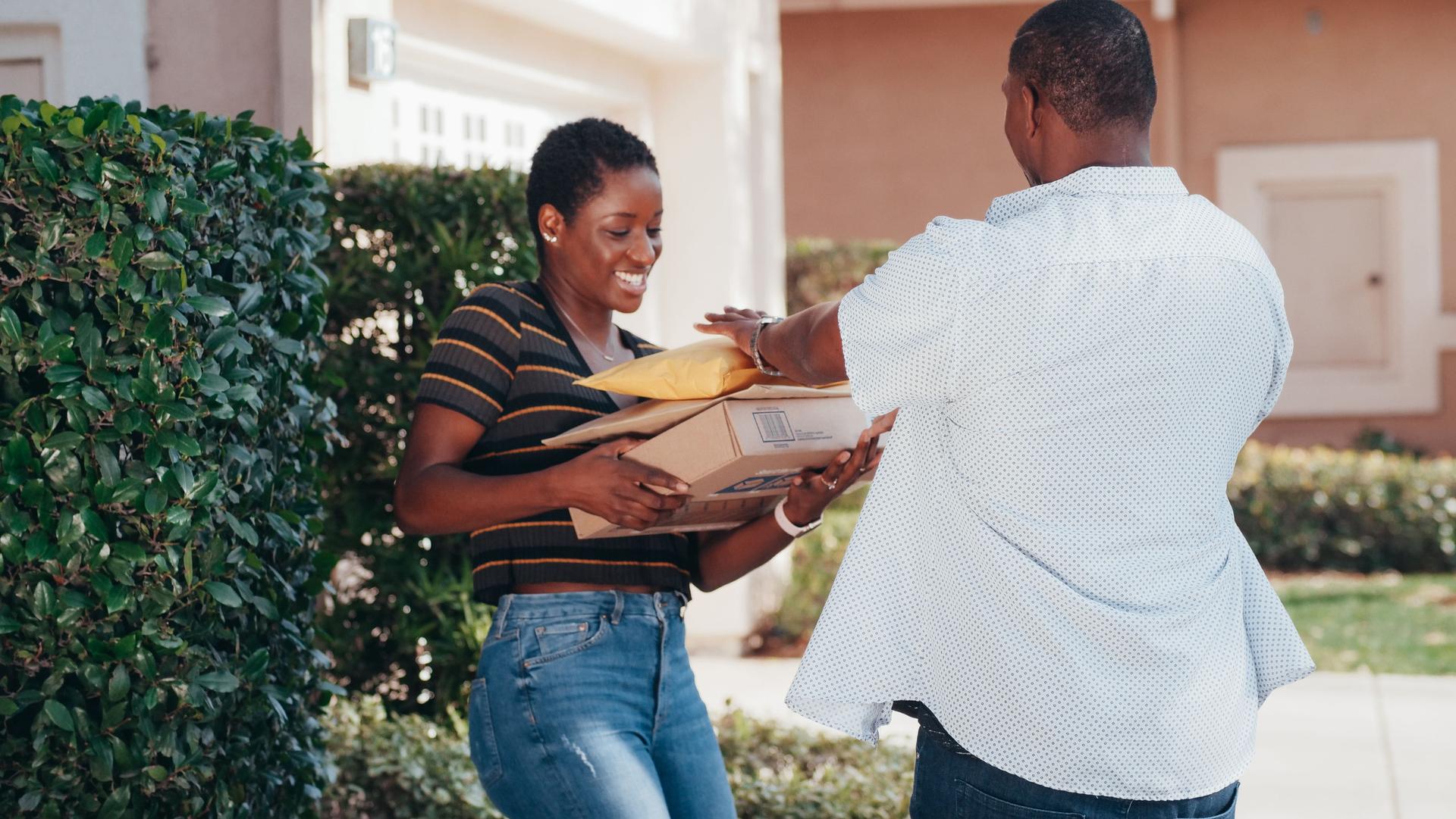 Livraison DHL — colis reçu